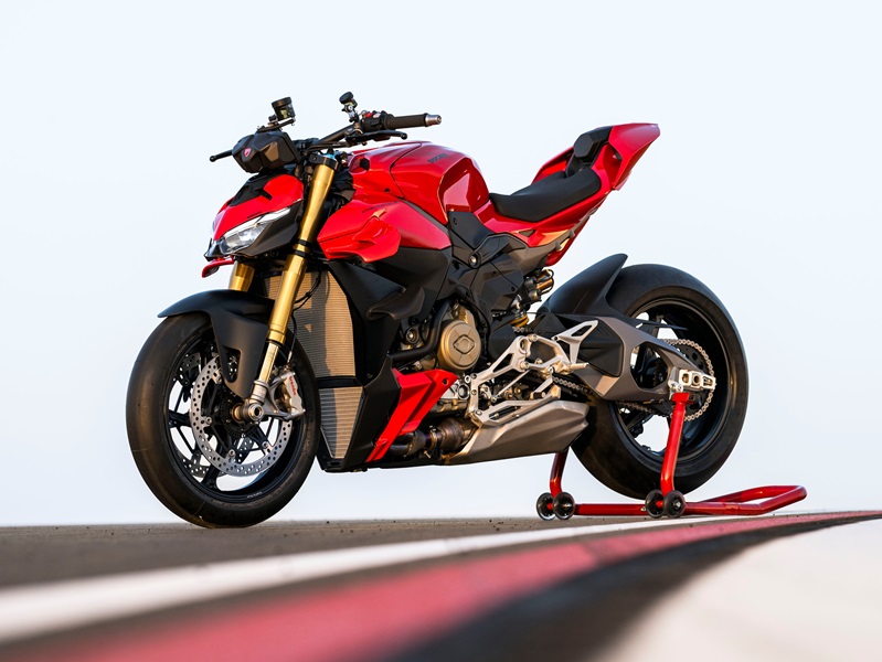 07 MY25 STREETFIGHTER V4S AMBIENT 7 UC731648 High