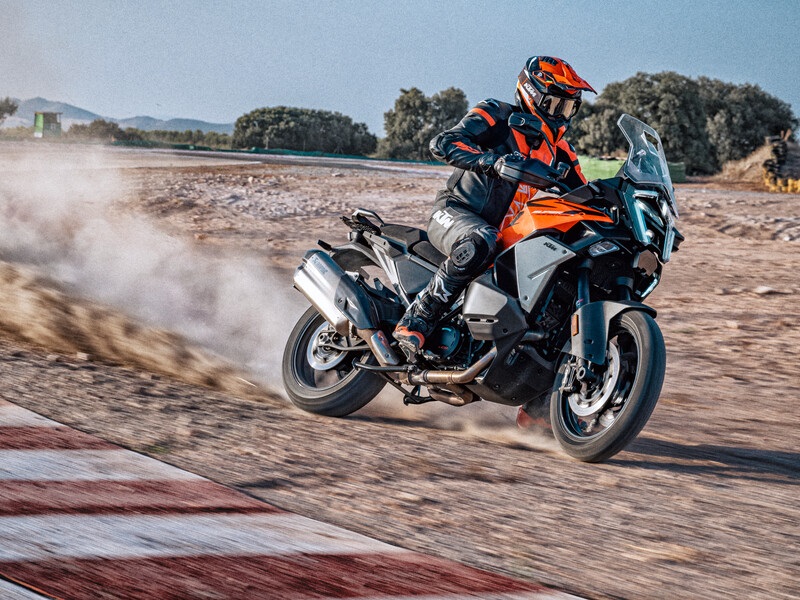 2025 KTM SUPER ADVENTURE S EVO 3