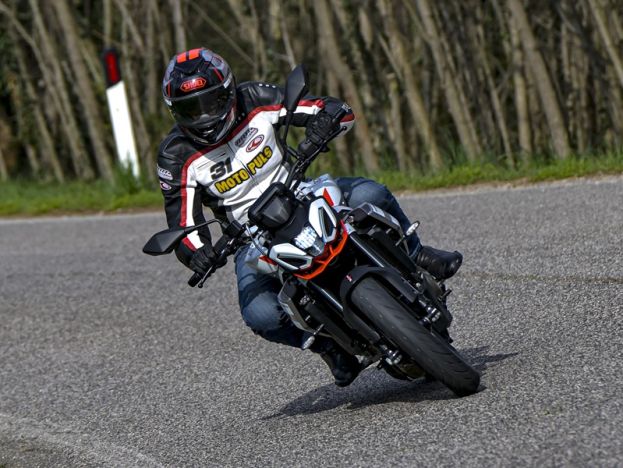 Testirali smo: Aprilia Tuono 457