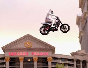 Travis Pastrana kao Evel Knievel